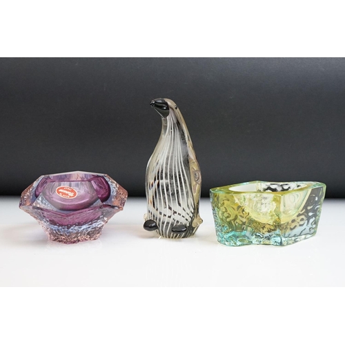 27 - Two Murano textured glass ashtrays to include a faceted geometric example in an amethyst colourway (... 