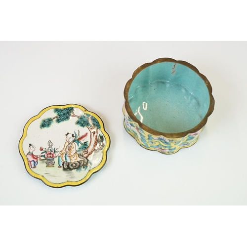 218 - A collection of three oriental cloisonné enamel trinket boxes together with a similar lidded jar.