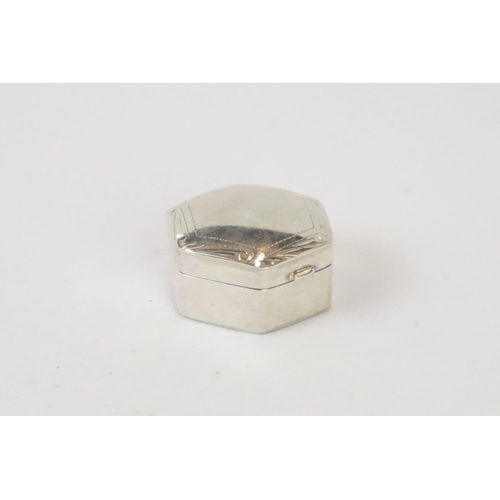 278 - Silver hexagon shaped pillbox