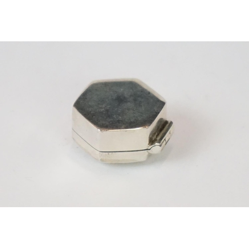 278 - Silver hexagon shaped pillbox