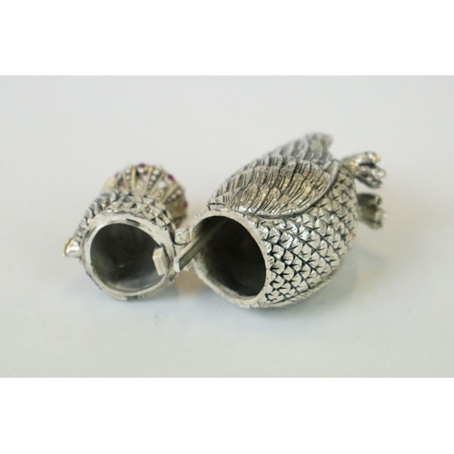 280 - Silver plated unusual vesta case in the form of a royal owl