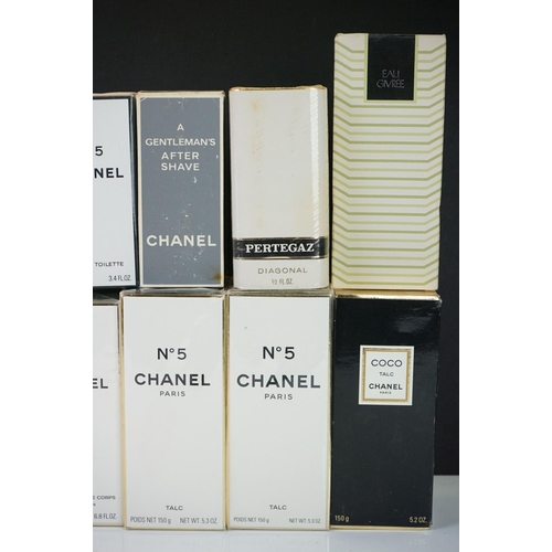 303 - A large collection of mixed scents & perfumes to include Chanel, Lacoste and Christian D'ior example... 