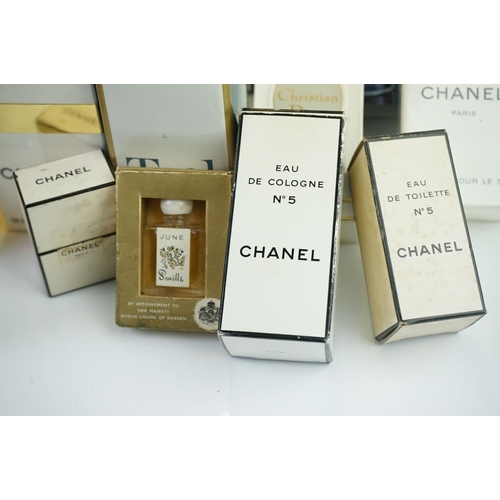 303 - A large collection of mixed scents & perfumes to include Chanel, Lacoste and Christian D'ior example... 