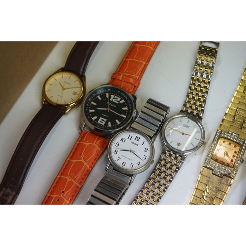 307 - Box of gents and ladies wristwatches, to include Seiko, Accurist, Lorus, Citizen etc