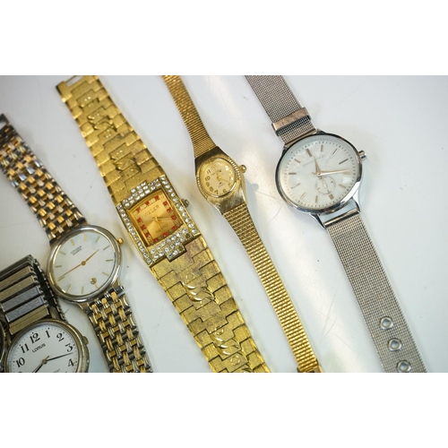 307 - Box of gents and ladies wristwatches, to include Seiko, Accurist, Lorus, Citizen etc