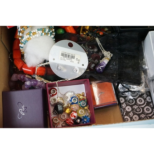 330 - Box of assorted jewellery & watches