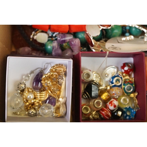 330 - Box of assorted jewellery & watches