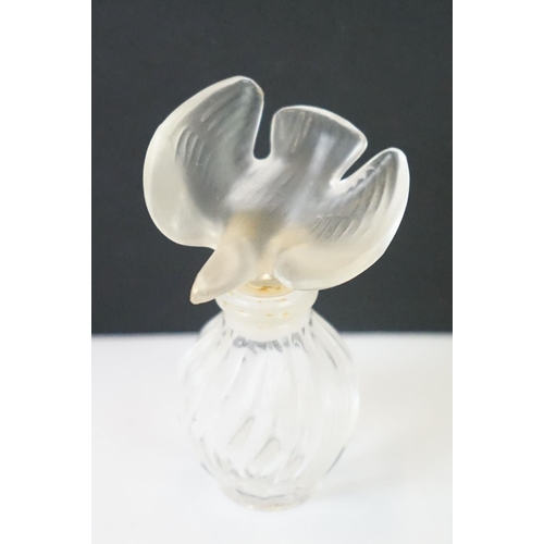 69 - Lalique Frosted Glass ' Dahlia ' Dressing Jar / Powder Box, with label to side and etched Lalique Fr... 