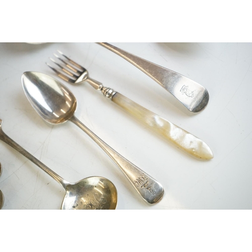 216A - A small collection of fully hallmarked sterling silver cutlery to include forks, knives and spoons.