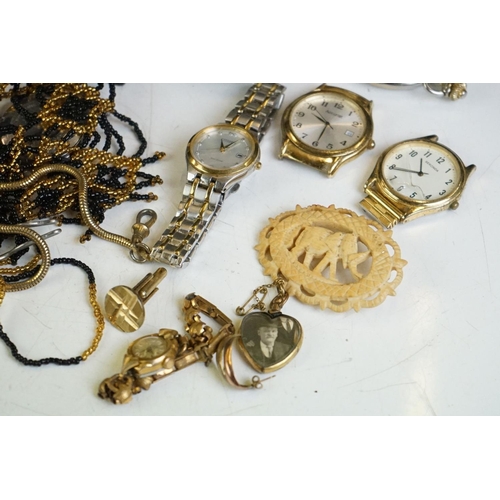 295 - A small group of mixed collectables to include a hallmarked silver cased full hunter pocket watch, s... 