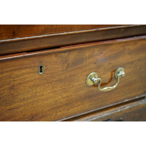 578 - Small Mahogany Chest of Four Long Drawers in the George III manner, raised on bracket feet, 72cm wid... 