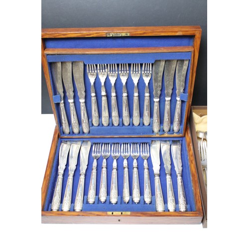 290 - A collection of mixed silver plated cutlery to include a canteen of fish knives and forks.