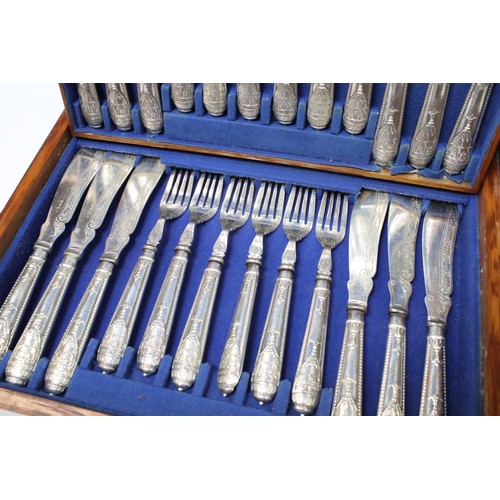 290 - A collection of mixed silver plated cutlery to include a canteen of fish knives and forks.