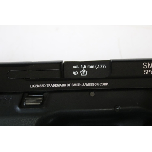 97 - A Umarex Smith & Wesson M&P 40 4.5mm Steel BB C02 Air Pistol In Original Box With Instructions. No l... 