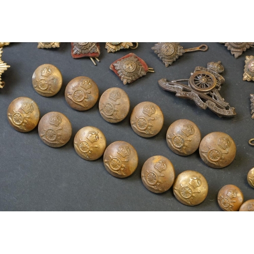 24 - A Small Collection Of British Military Issued Badges And Buttons Mostly Relating To The Royal Artill... 