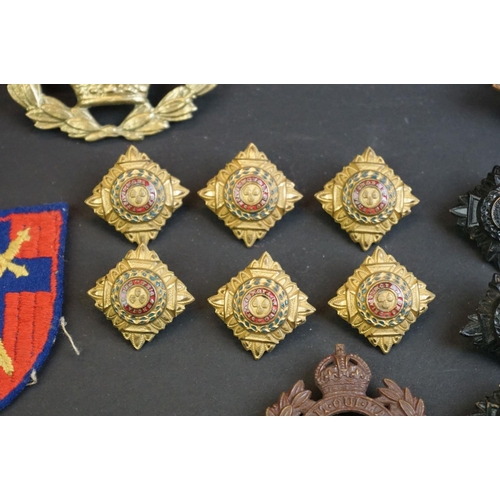 37 - A Small Group Of British Military Collectables To Include Medal Bar, Badges And Buttons Mostly Relat... 