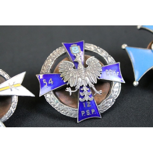 140 - A Collection Of Three World War One Era Polish Enamel Award Badges, All Complete With Screw Back Fix... 