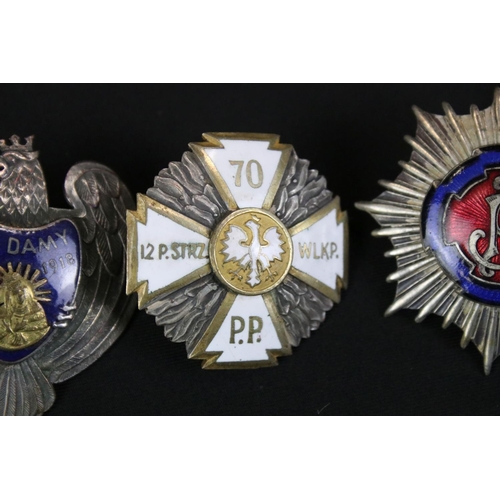 141 - A Collection Of Four World War One Era Polish Enamel Award Badges, All Complete With Screw Back Fixi... 