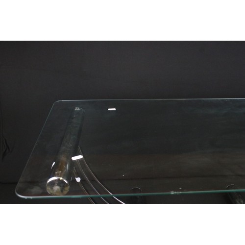 622 - Contemporary Glass Top Coffee / Low Table held on a chrome effect base of semi-circular form, 100cm ... 