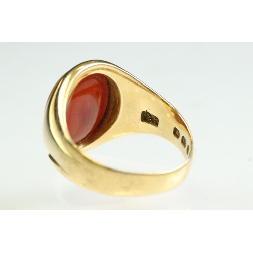 22 - Victorian carnelian 18ct yellow gold signet ring, the oval polished carnelian stone measuring approx... 