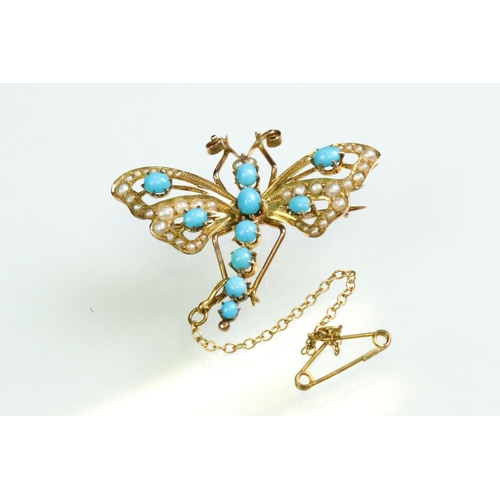 25 - Early 20th century turquoise and pearl 9ct yellow gold dragonfly brooch, the torso set with six grad... 