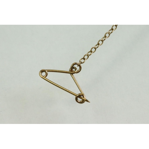 55 - Victorian Etruscan revival diamond 15ct yellow gold brooch, small old cut diamond to the centre, rop... 