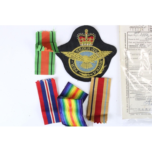 54 - A British Full Size World War One Medal Pair To Include The 1914 Star Medal And The Great War Of Civ... 