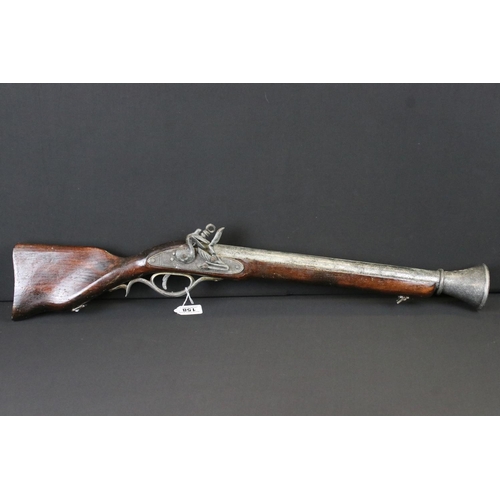 158 - A Vintage Reproduction Non Firing Blunderbuss Rifle.