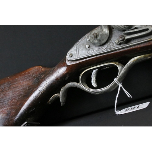 158 - A Vintage Reproduction Non Firing Blunderbuss Rifle.