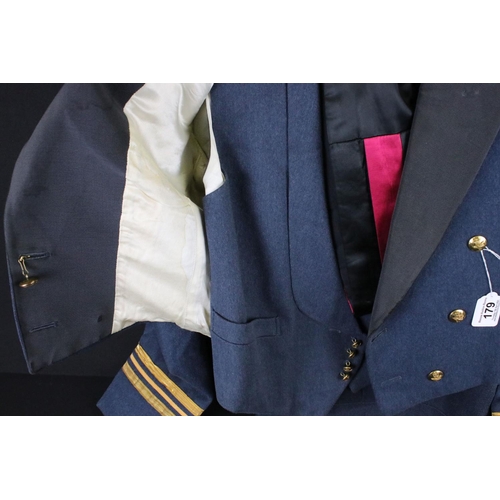 179 - A British Royal Air Force / RAF Officers Dress Uniform Complete With Associated Badges.