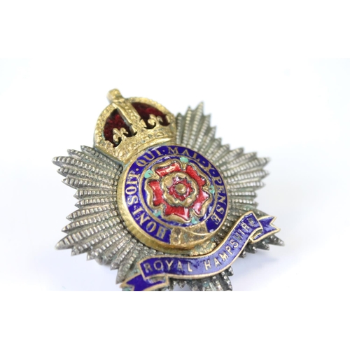 198 - A British Military The Royal Hampshire Regiment Kings Crown White Metal Cap Badge With Enamel Decora... 