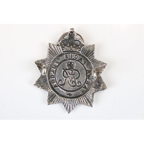 234 - A British Military Somerset Yeomanry White Metal (Tests As Silver) Kings Crown Cap Badge, Complete W... 