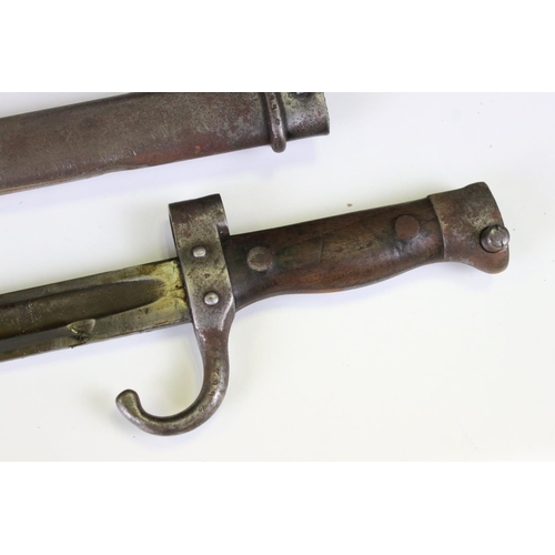 69 - A British 1907 Mk I Pattern Hooked Quillon Bayonet Complete With Scabbard.