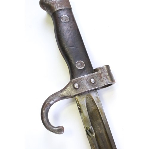 69 - A British 1907 Mk I Pattern Hooked Quillon Bayonet Complete With Scabbard.