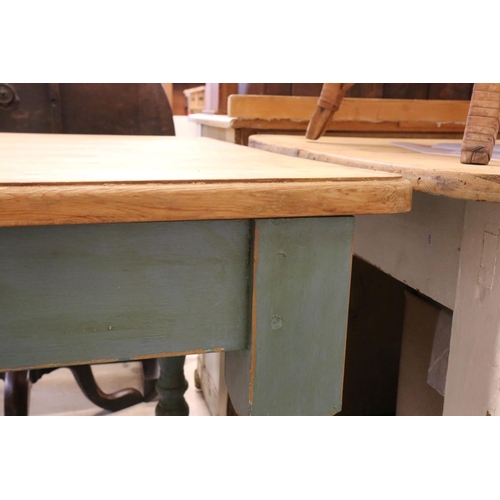 552 - Pine farmhouse scrub top kitchen table with drawer and turned legs, 152cm long x 91cm wide x 78cm hi... 