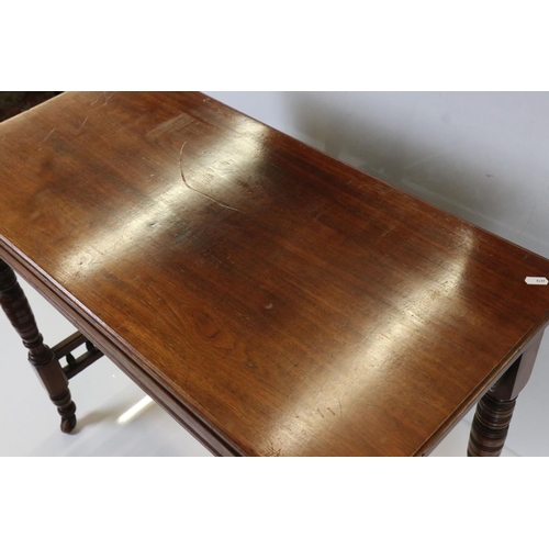 610 - Late Victorian / Edwardian Mahogany Fold-over Card Table, the rectangular top opening to a green bai... 