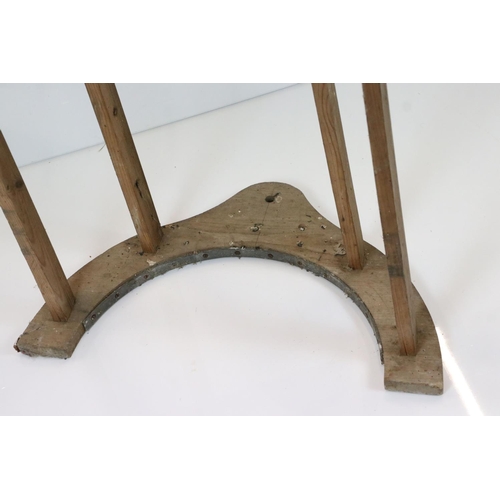 613 - Early 20th century Large Pine ' Rise and Fall ' Airer / Airing Rail, approximately 260cm long