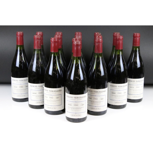 368 - Wine - 1982 Savigny-Vergelesses x 16 (16 bottles)