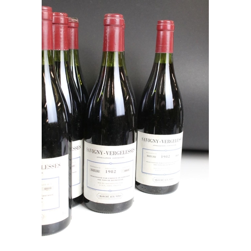 368 - Wine - 1982 Savigny-Vergelesses x 16 (16 bottles)