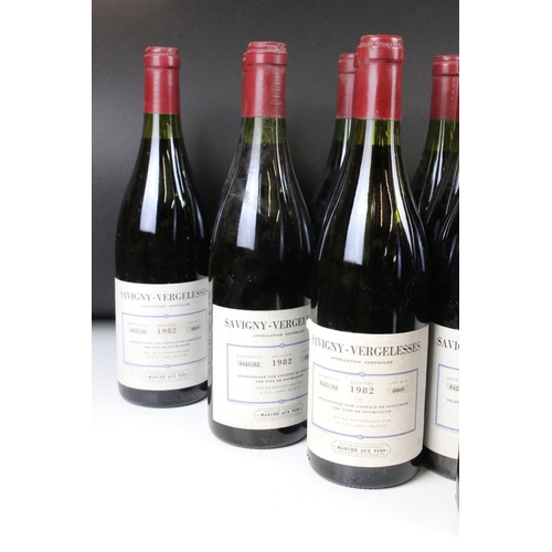 368 - Wine - 1982 Savigny-Vergelesses x 16 (16 bottles)