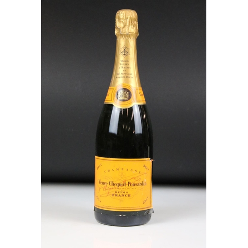 376 - Champagne - Veuve Clicquot Ponsardin, NV x 1, Lauren Perrier x 1 & Piper-Hiedsieck 200ml x 4 with st... 