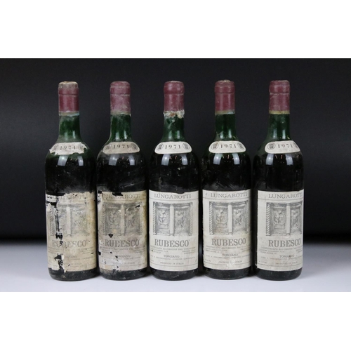 390 - Wine - 1971 Rubesco x 5, 1973 Rosso Morino x 11, 1971 Brunello di Montalcino x 4 & twelve other Ital... 