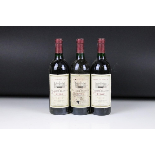 396 - Wine - 1995 Chateau D'Escurac x 8, 1995 Fitou x 3 & two others (13 bottles)