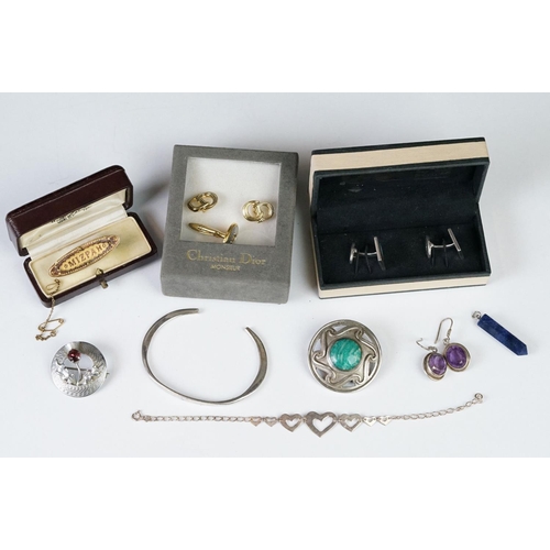 227 - Collection of Jewellery including Sterling Silver Hardstone Brooch, 2 x Mizpah Brooches, Bangle and ... 