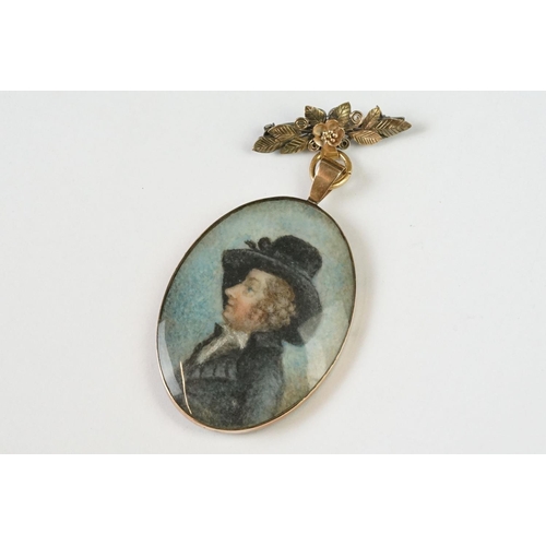 238 - 19th century Miniature Oval Portrait Mourning Brooch Pendant depicting a Gentleman in a Hat, contain... 