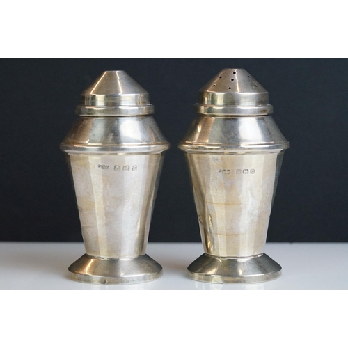 243 - A fully hallmarked sterling silver salt and pepper shaker, assay marked for Birmingham and maker mar... 