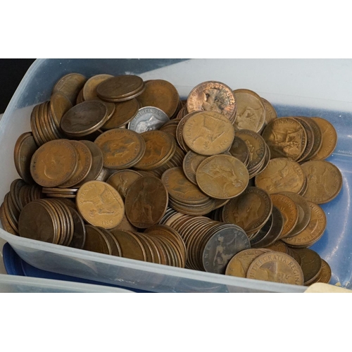 298 - A large collection of mainly British pre decimal coins to include any pre 1947 silver examples toget... 