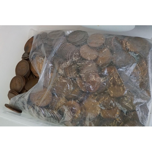 298 - A large collection of mainly British pre decimal coins to include any pre 1947 silver examples toget... 