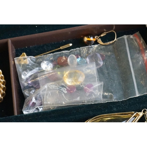 301 - A wood and faux leather jewellery box with contents to include vintage and contemporary costume jewe... 