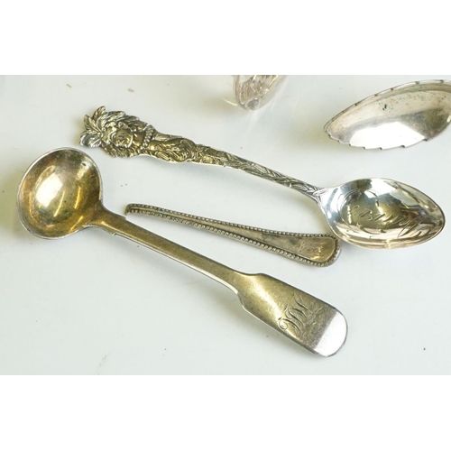 305 - American sterling silver ' Native American Indian ' souvenir teaspoon and assorted condiment spoons,... 